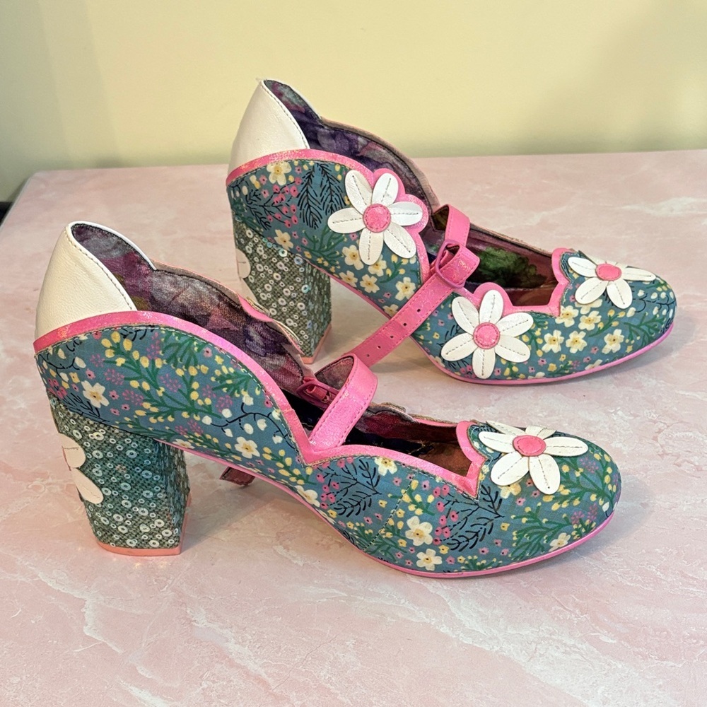 Irregular Choice Green Floral Mary Janes with Pink Straps - Picture 7 of 9